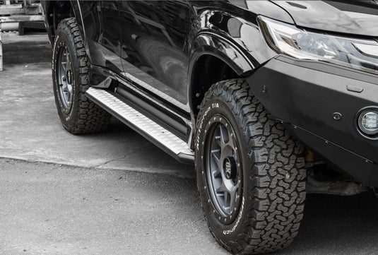 PIAK Side Step Roader Mitsubishi Pajero Sport 2016 (Silver)
