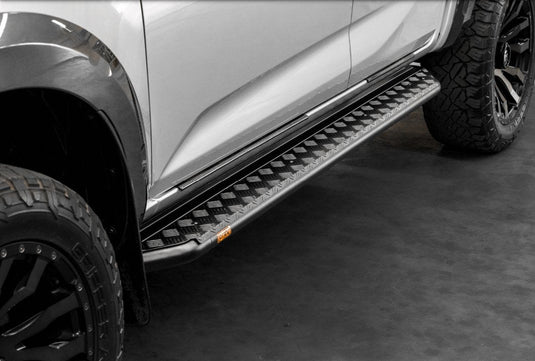 PIAK Side Steps Roader Isuzu D - Max 2020 (Black) Piak