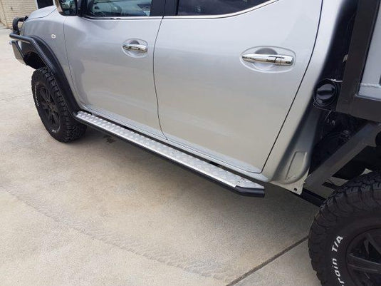 MAX 4x4 Side Steps for Nissan NP300 Dual Cab 04/2015-On