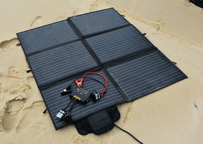 200W Folding Solar Panel Kit – Monocrystalline with MPPT Regulator