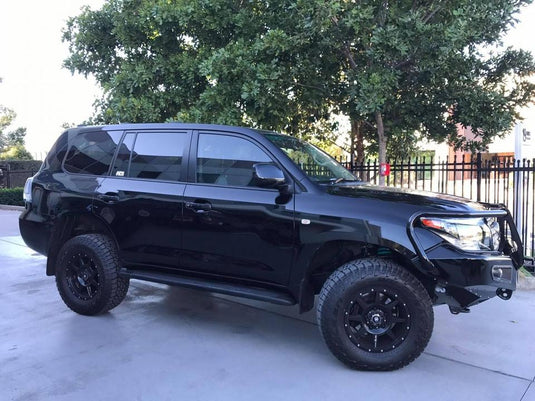 Full Bull Bar Toyota Land Cruiser 200 Series 2008 - 2014 - Pre facelift (non KDSS) complete with Fog Light Inserts and Winch Mount AFN