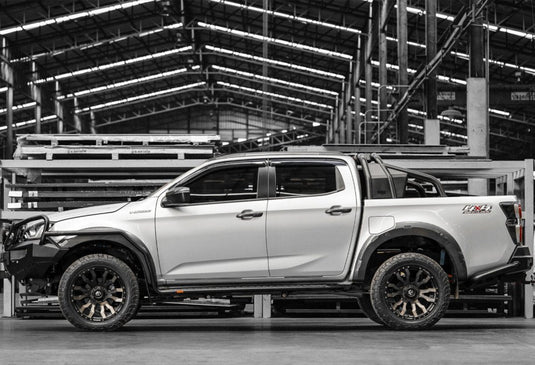 PIAK Elite 3 - Loop Winch Bar Isuzu D - Max 07/2020 - 10/2023 (Black Recovery Points & Bash Plate) Piak