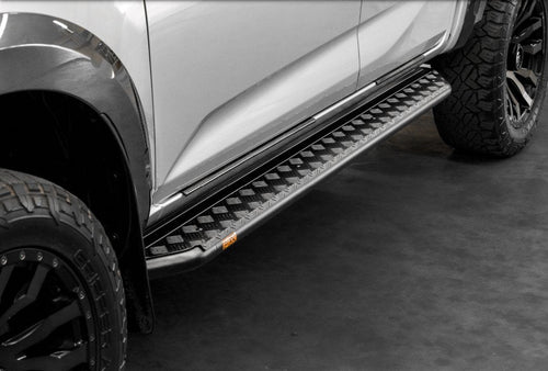 PIAK Side Steps Roader Isuzu D - Max 2020 (Black) Piak