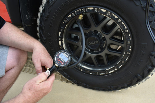 Piranha Digital Tyre Inflator with extra US Industrial Standard Male Fitting Piranha Off Road