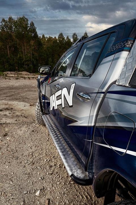 Side Steps Toyota Hilux Revo AFN